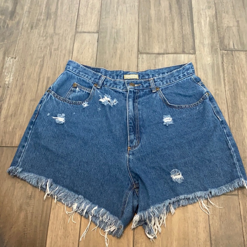 Liz Claiborne‎ Distressed High Rise Jean Mom Shorts